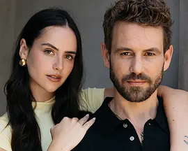 真爱龄距离封面图